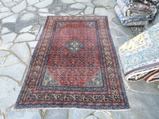 Antique extra fine knot carpet knotted in the Persian
district of SERABAND. 
All original piece in very good condition. Shiny wool.
Other info or photos on request.

WARM GREETINGS   from COMO ! .
Maurice 