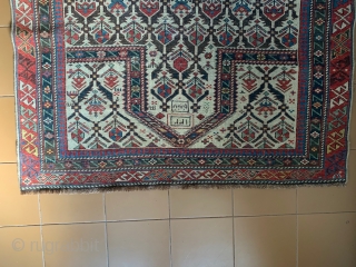 Daghestan dated in very good condition with lovely white
field and mehrab design. Size 140x101 cm. Egira date is
1320 moon calendar; soon calendar(Pape Gregorian) is 1902/3.
Fine knot for this one, and great fastened  ...