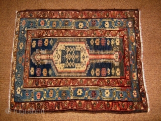 An antique and very original piece that I think district of AZERBAIJAN. 
MESHKIN capet antique.   * But MAYBE a KELARDASHT carpet antique *.
Wool on wool and natural dyes.
Size cm. 99  ...