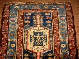 An antique and very original piece that I think district of AZERBAIJAN. 
MESHKIN capet antique.   * But MAYBE a KELARDASHT carpet antique *.
Wool on wool and natural dyes.
Size cm. 99  ...