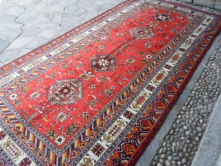 Orietal carpet knotted in the Oasi of KHOTAN, in the
EAST TURKESTAN. In good condition. More photos on your
request. Great size: m. 4.24 x 2.09.
Original main border with cloudbands design, and a lot
of  ...