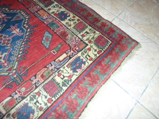 525 x 105  cm  tappeto antico del IV quarto XIX° secolo lana su lana a colori naturali. Annodato in Persia distretto AZERO di SARAAB. Tenuto molto bene in pieno vello.  ...