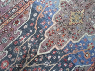 Oasi of KASHGAR XINJIANG region of East-Turkestan.
In perfect condition with size m. 3,85 x 2,02.
Original soft colors for this Samarkand ancien.
Shiny and velvelty wool for this palace carpet.
More info and pictures on  ...