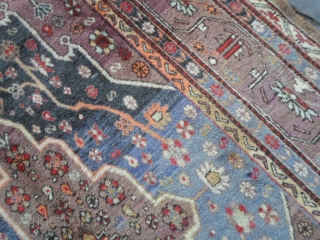 Oasi of KASHGAR XINJIANG region of East-Turkestan.
In perfect condition with size m. 3,85 x 2,02.
Original soft colors for this Samarkand ancien.
Shiny and velvelty wool for this palace carpet.
More info and pictures on  ...