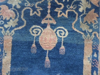 117 x 85 cm Antique MOGOLIAN carpet in very good condition.
Original size and design for this beautiful piece.
More info and price on request.
WARM REGARDS from COMO-lake !
Maurice
=====SOLD in GB=====  thanks a  ...