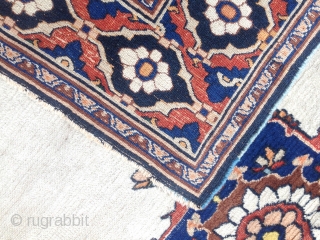 Nice and decorative Semnan(?) rug, size is 170 x 130cm.                       