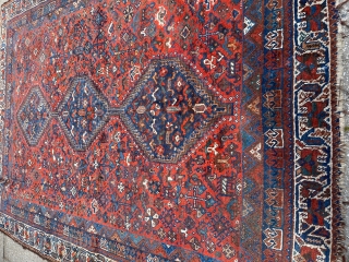 Beautiful Qashqai Rug..Needs wash..Needs repair from small out border...
Size 180x220 cm..Deep natural colours..                    
