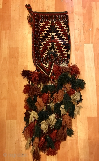 Vintage handmade Turkmen kilim arrowhead 

Size : 
Height : 100 cm
Length : 27 cm

Fast shipping worldwide by Fedex express 

Thank you for visiting my shop :)       