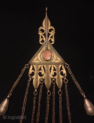 Vintage handmade turkmen silver jewelry 

Weight: 70 grams 

Heights: 26 cm

Fast shipping worldwide by fedex express,!!

Thanks visiting for my shop :)            
