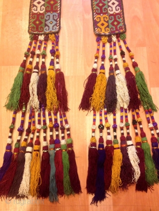 Uzbek asian ethnic tribal tassel
Old accessories and silk colored tassel 
Very good quality

Size: 
height :70 cm

FAST WORLDWIDE SHIPPING by FEDEX almost within 3 to 5 working days ...
can be tracked at www.fedex.com

Could  ...