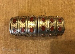 Vintage handmade turkmen silver jewelry bracelets 

Weight: 453 grams 

Heights:8.50 cm
Length : 17.50 cm
Inside size : 14 cm

Fast shipping worldwide 

Thanks visiting for my shop :)       