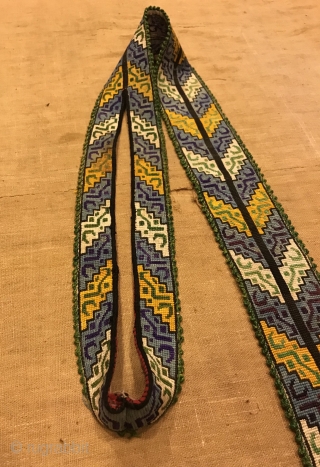 Uzbek vintage embroidered tie accessories 
Ethnic tribal textiles 

Size : 112 cm x 8 cm

Fast shipping worldwide 

Thank you visiting for my shop :)         