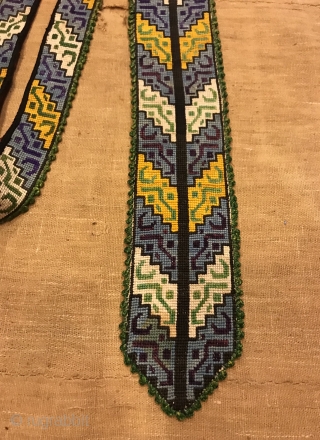 Uzbek vintage embroidered tie accessories 
Ethnic tribal textiles 

Size : 112 cm x 8 cm

Fast shipping worldwide 

Thank you visiting for my shop :)         