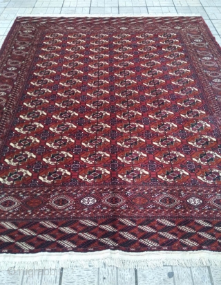 Vintage turkmen handmade carpet

Size : 10 feet x 8,50 feet

                       