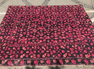 Antique Rare Uzbek Suzani, handmade Suzani bedcover, wall hanging embroidery textiles, home decoration textiles


Size: 240 cm X 190 cm

FAST WORLDWIDE SHIPPING almost within 3 to 5 working days ...    