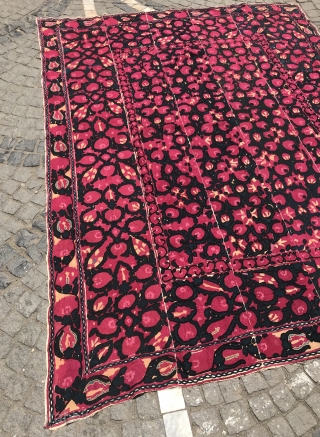 Antique Rare Uzbek Suzani, handmade Suzani bedcover, wall hanging embroidery textiles, home decoration textiles


Size: 240 cm X 190 cm

FAST WORLDWIDE SHIPPING almost within 3 to 5 working days ...    