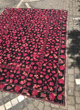 Antique Rare Uzbek Suzani, handmade Suzani bedcover, wall hanging embroidery textiles, home decoration textiles


Size: 240 cm X 190 cm

FAST WORLDWIDE SHIPPING almost within 3 to 5 working days ...    