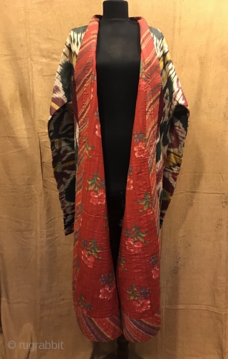 Uzbek Antiques silk ikat chapan clothes

Size 
Height : 125 cm
Under arm : 65 cm
Shoulder size : 55 cm

Fast shipping worldwide 

Thank you visiting for my shop :)      