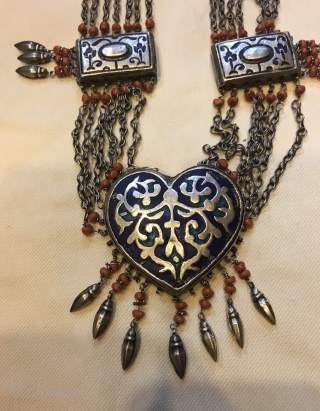 Vintage handmade uzbek silver jewelry necklaces

Heights: 42 cm
Weight: 255 gram

Fast shipping worldwide 

Thanks visiting for my shop :)               