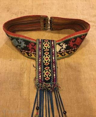 Uzbek vintage handmade belt accessories 

Size : 65 cm x 45 cm

Fast shipping worldwide 

Thank you visiting for my shop :)            