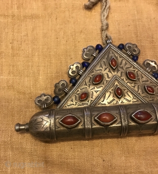 Vintage handmade turkmen silver jewelry pendant 

Weight: 228 grams 

Heights: 9 cm
Length : 8 cm

Fast shipping worldwide 

Thanks visiting for my shop :)          