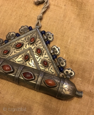 Vintage handmade turkmen silver jewelry pendant 

Weight: 228 grams 

Heights: 9 cm
Length : 8 cm

Fast shipping worldwide 

Thanks visiting for my shop :)          