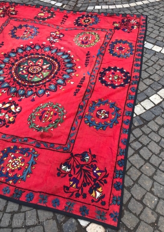 Vintage Uzbek Suzani bedcover ,tablecover, for sofas, hanging wall, decoration for your home

100% handmade

Size: 210 cm X 190 cm


Suzani

Suzani is a type of embroidered and decorative tribal textile made in Tajikistan, Uzbekistan,  ...
