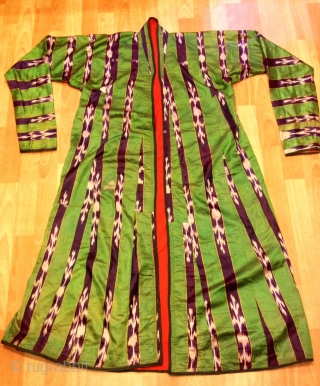 Uzbek tajik silk vintage chapan asian ethnic vintage kaftan 

Size: 
height. : 125 cm
Under arm : 58 cm
Shoulder size : 60 cm


FAST WORLDWIDE SHIPPING by FEDEX almost within 3 to 5 working  ...