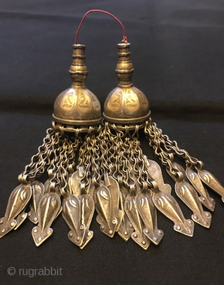 Antique turkmen silver jewelry gubba

Heights: 13.50 cm

                          