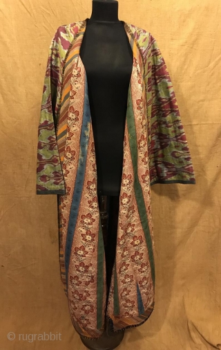 Uzbek Antique silk ikat chapan clothes

Size 
Height : 135 cm
Under arm : 72 cm
Shoulder size : 60 cm

Fast shipping worldwide 

Thank you visiting for my shop :)
      