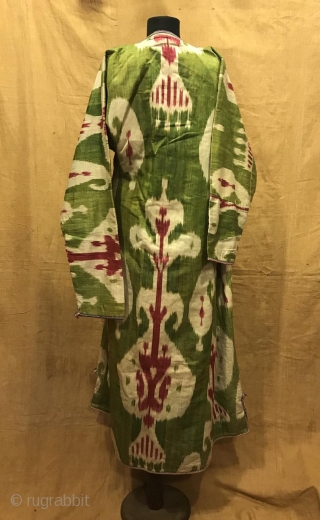 Uzbek Antique silk ikat chapan clothes

Size 
Height : 130 cm
Under arm : 47 cm
Shoulder size : 45 cm

Fast shipping worldwide 

Thank you visiting for my shop :)      