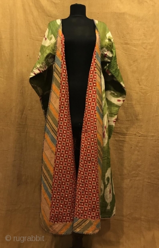 Uzbek Antique silk ikat chapan clothes

Size 
Height : 130 cm
Under arm : 47 cm
Shoulder size : 45 cm

Fast shipping worldwide 

Thank you visiting for my shop :)      