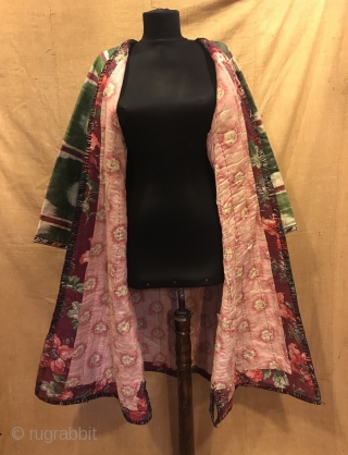 Uzbek Vintage silk ikat chapan clothes, ethnic tribal ikat robe jacket kaftan 

Size 
Height : 110 cm
Under arm : 52 cm
Shoulder size : 40 cm

Fast shipping worldwide 

Thank you visiting for my  ...