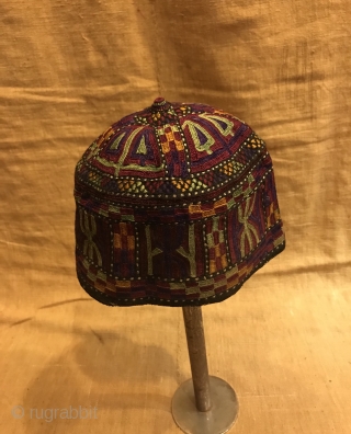 Collectible hat, rare unique hat ,old vintage hat ,embroidery hat, 

hat circumference 16. Inches ( 41 cm )

Worldwide fast shipping,,

Thanks visiting for my shop         