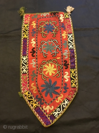 Uzbek nomads lakai embroidered textiles, antique ornaments accessories, silk embroidered hanging wall textiles

Size : 44 cm x 21 cm

Fast shipping worldwide 

Thank you visiting for my shop :)     