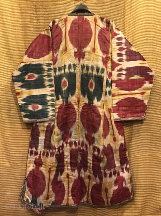 19.th Century Silk İkat chapan, uzbek hand weaving coat, silk robe caftan clothes, rare ikat chapan coat


Size 
Height : 120 cm
Under arm : 58 cm
Shoulder size : 50 cm

Fast shipping worldwide 

Thank  ...