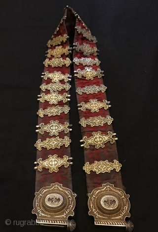 Antique khazak silver belt 

Size : 94 cm x 7 cm
Weight :808 grams

Fast shipping worldwide                  