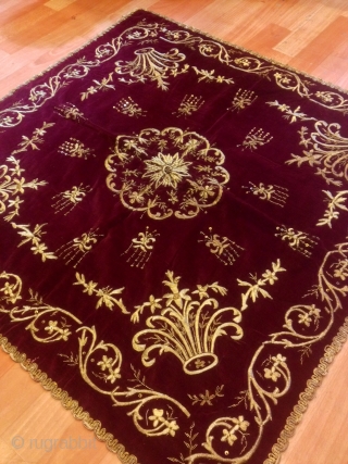 Antique turkish ottoman table cover
Very good condition 

Size: 93 cm X 93 cm

Fast shipping by Fedex                 