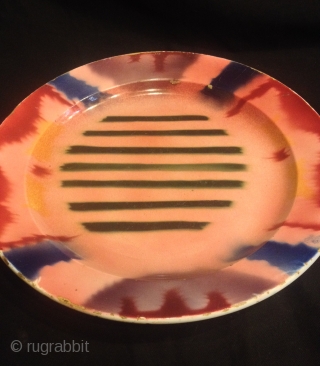 Uzbek Ikat vintage old plate 

Size: 35 cm

Fast shipping worldwide by fedex express                    