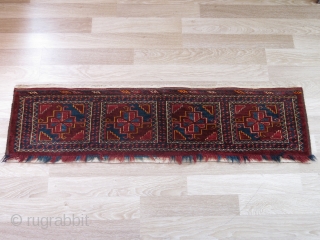 Turkmen Ersari torba with silk highlights. Circa 1900-20. Number stain in the back as can be seen in the last photo. 

Size: 150 cm x 40 cm (59" x 16").   