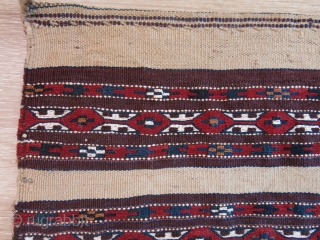 Turkmen Yomud torba with soumak weave. Natural colors. Circa 1900-20.

Size: 71 cm x 40 cm (28" x 16").
Tassels: 11 cm (4.5").            