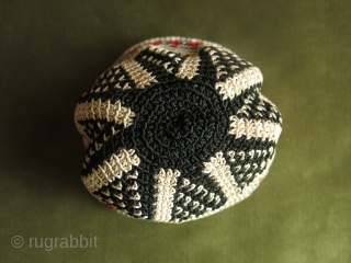 Lebanese Arabic hand knitted silk pouch. Width: 15 cm x height: 17 cm (5.9" x 6.6").                 