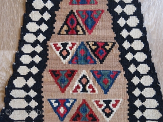 Qashkai tribal kilim migration cargo bag end panel. All wool with natural colors. Circa 1920s. Size: 99 cm x 46 cm (39" x 18").         
