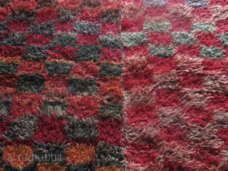 Antique Konya tulu rug. Size: 120 cm x 165 cm (47" x 65").                    