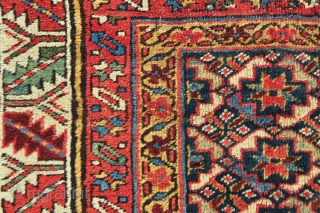 Northwest Persian rug - 3'6 x 7'0 - 108 x 214 cm.                     