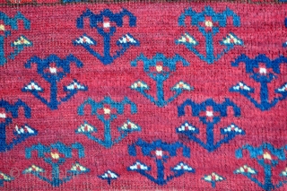 Turkmen Ersari Ensi rug - 4'8 x 6'7 ft. - 142 x 201 cm.                   