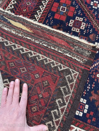 Antique Baluch Rug with beautiful colors and not a commonly found drawing - 3'8 x 6'1 - 115 x 185 cm            