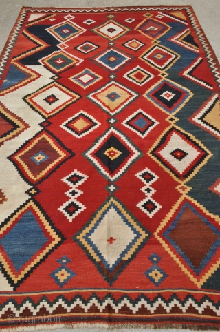 Antique Qashqai kilim – 5’4 x 8’5 – 162 x 256 cm.                     