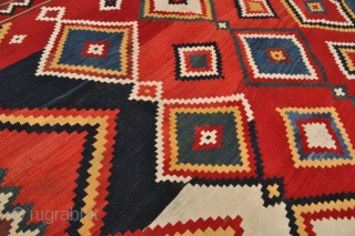 Antique Qashqai kilim – 5’4 x 8’5 – 162 x 256 cm.                     