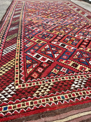 Central Asian Uzbek Carpet - 4'9 x 9'0 - email - mete@yorukruggallery.com                     